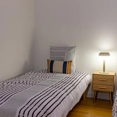 Apartment Le 13 Elegant Troyes